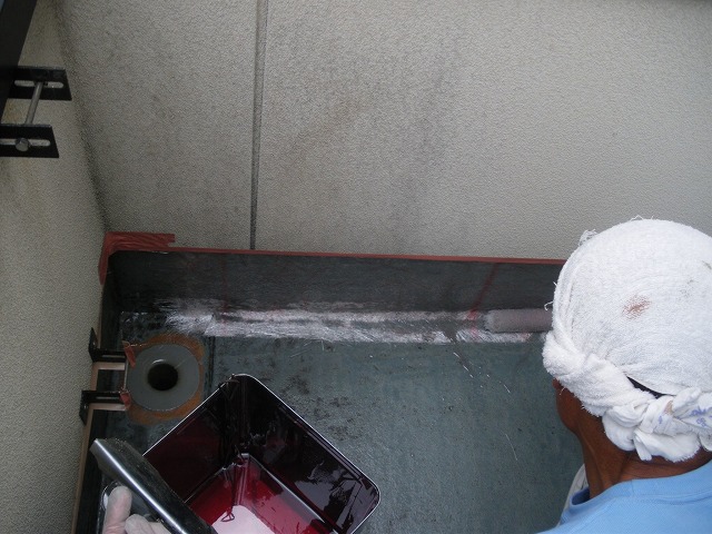 ガラスマット施工中のベランダ